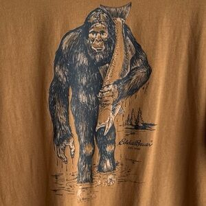 Eddie Bauer Sasquatch Graphic Tee Mens L Brown Short Sleeve T-Shirt Outdoor EUC